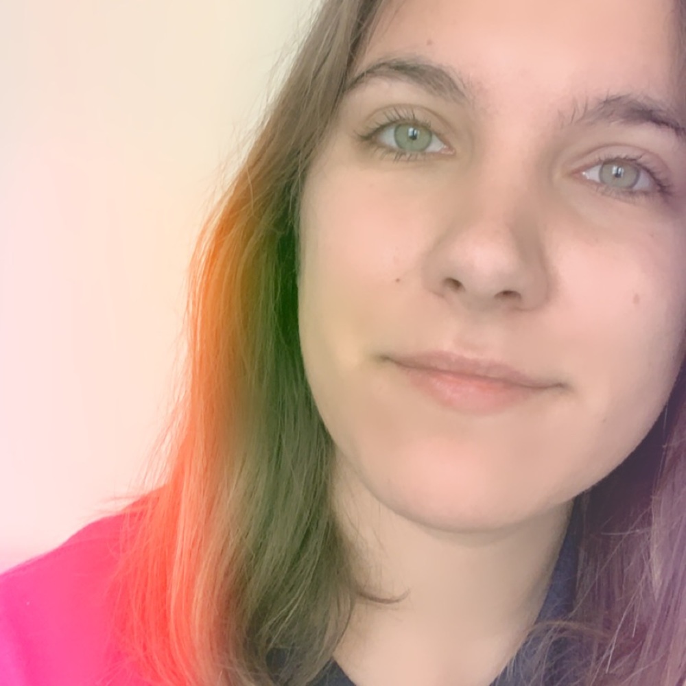 Meet your Posher, Claudia